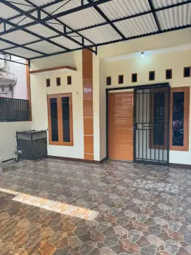 Dikontrakkan sebuah rumah di Komp AGS Alas Tua,Semanan,dkt Poris Indah