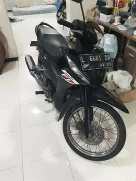 Revo Fit 2020 hitam (L) tgn 1