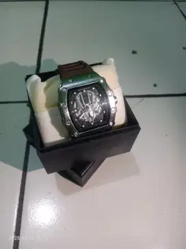 Jual jam edisi salah beli,blm pernah dipakai