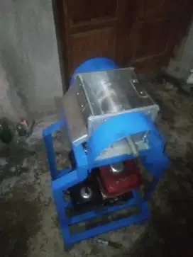 Mesin parut kelapa penggerak bensin 5,5 pk merk promost