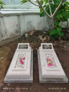 Kijing makam keramik