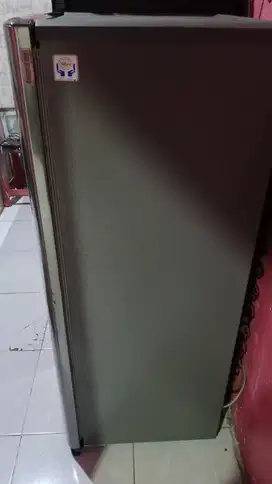 JUAL FREZZER UNTUK BIKIN ES BATU. MERK LG, 6 RAK