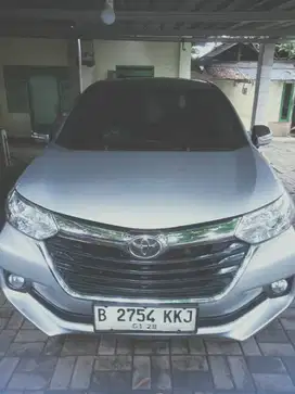 Toyota  Avanza warna Silver tahun 2018 harga 130jt nego
