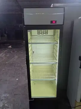 Showcase 1 pintu 3 rak The cool,
216 liter

Hrg 2,5jt