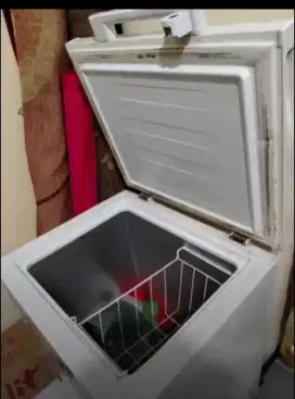 RSA freezer rumahan 100liter.