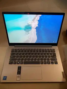 LAPTOP LENOVO IDEA PAD INTEL CELERON / ROM 512gb dan RAM 8gb / FULLSET