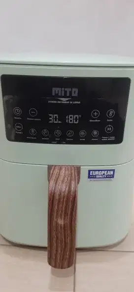 Mito Digital Air fryer 4L Wood series