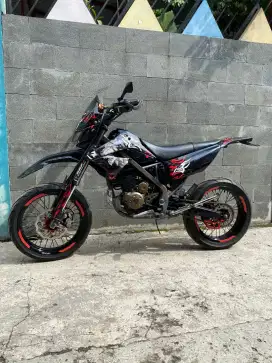 Kawasaki Dtracker 150