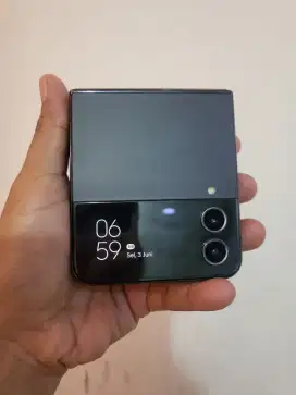 Samsung Z Flip4, Ram 8/256 (Hp Orian, Minus Garis + Tompel Ky Dipoto)