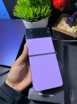 SAMSUNG Z FLIP 4RAM 8/256GB ORIGINAL SEIN MULUS NORMAL 

TAMPILAN MEWA