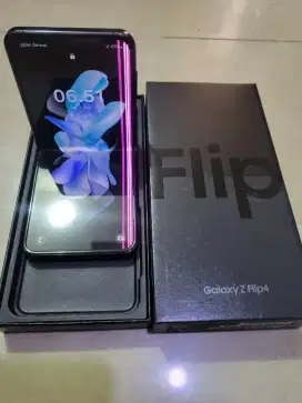 Samsung Z Flip4, Ram 8/256 (Hp Orian, Minus Garis + Tompel Ky Dipoto)
