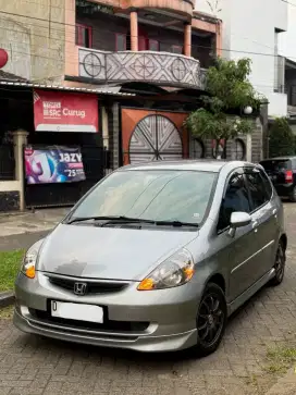Honda Jazz VTEC Sporty AT 2005
SS Lengkap pajak isi mobil mulus rawatn