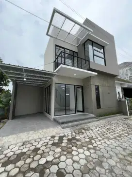 Rumah 2 Lantai 10 Menit Ke Blok O Dekat Jl Wonosari di Potorono
