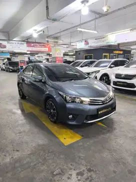 Low KM Toyota Altis V AT 2016 Like New