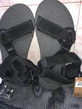 Sandal eiger baru jual rugi