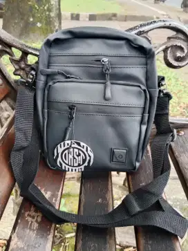 Tas selempang waterproof