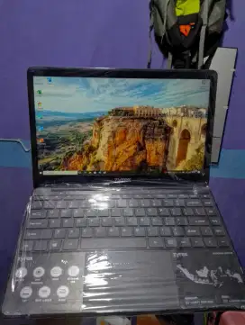 Laptop super slim ddr4 ssd 256