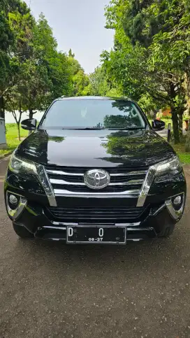 TOYOTA FORTUNER 2.4 VRZ 4x4 AT