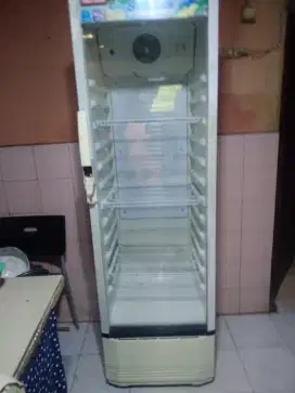 SNOWCASE MERK POLYTRON MASIH DIGUNAKAN JUAL CEPAT 2,4JT AJA