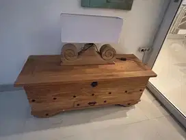peti penyimpanan sama lampu