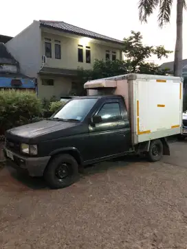 Isuzu Panther diesel box pendingin chiler 2014