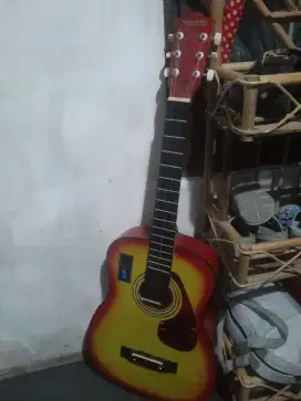 Gitar akustik bagus