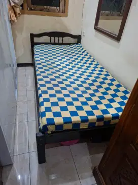 Dipan kayu jati kokoh