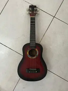 UKULELE GITAR MERAH