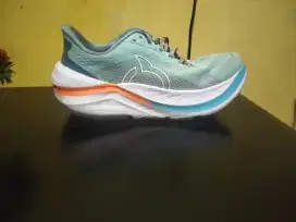 Ortus size 41 .baru dipake 3x .kondisi seperti baru