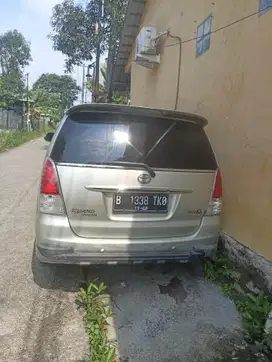 Toyota Kijang Innova 2010 Bensin