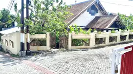 Dijual Murah Rumah Klasik Murah Kawasan dekat UNES