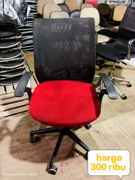 Kursi Kantor Manager Bekas