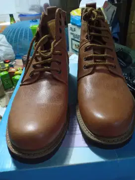Dijual sepatu Merk Galligio warna coklat uk 42 kondisi baru