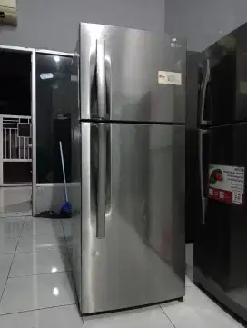 KULKAS 2 PINTU MERK LG