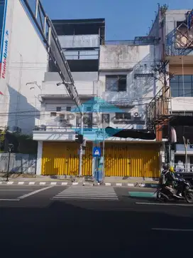 Jual 2 ruko jejer tengah kota Jember,dekat alun alun Jember