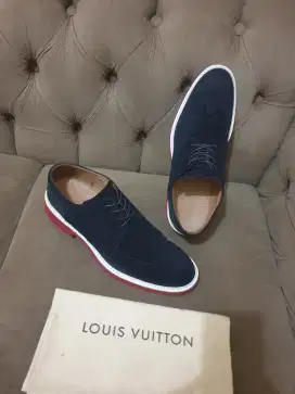 Mulus .authentic sepatu .sneakers louis vuitton .lv limitet size 45