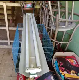 Lampu neon Philips siap pakai