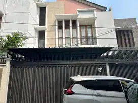Disewakan cepat rumah 2 lantai