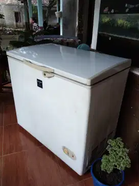 Jual freezer box 200 liter hari ini