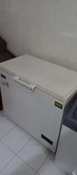 Dijual Freezer Box RSA 220 liter