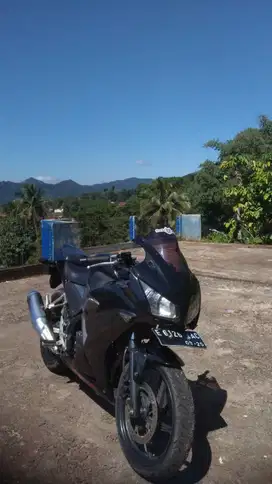 HONDA CBR 150 TAHUN 2015 KONDISI MASI MULUS