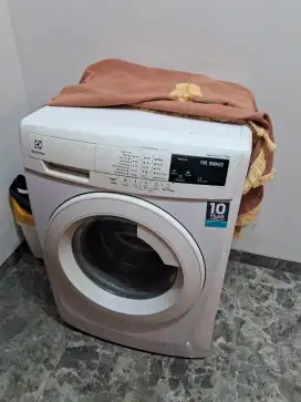 Mesin cuci electrolux