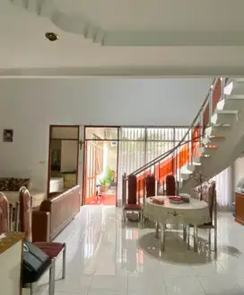 RUMAH NYAMAN AMAN DI KOMPLEK ELITE TAMAN MUTIARA