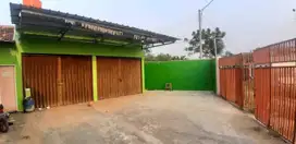 Dijual Rumah + Gudang di Sepatan