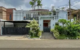 Dijual murah rumah klasik modern at Pondok Indah Jakarta Selatan