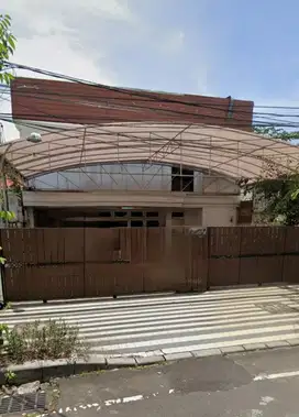DISEWAKAN Rumah Usaha Dekat Raya Darmo