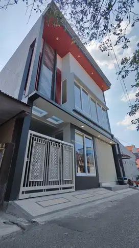 Rumah Jl. Manukan Mulyo Minimalis Ciamik 2 Lantai