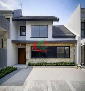 Jual rumah hunian nyaman sudah renovasi Legenda Wisata cibubur
