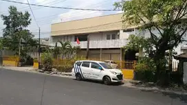 Rumah dan gudang strategis, dekat terminal tirtonadi