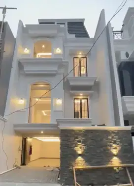 Rumah American Style di Jagakarsa dengan 3+2 Kamar Tidur (Jak-Sel)